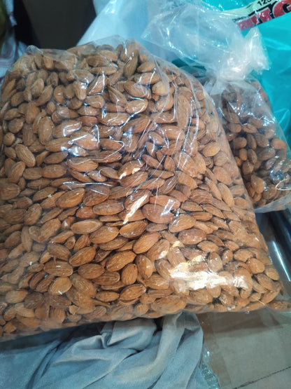 ALMONDS 1 Kg