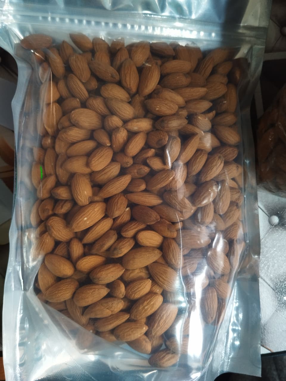 ALMONDS 1 Kg